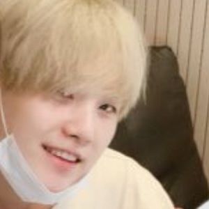 Meet your Posher, Ava